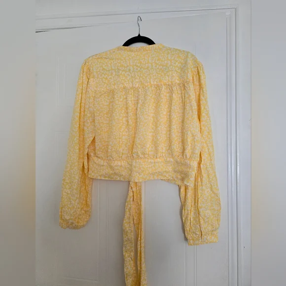 Top - Picture 2 of 3